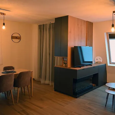 Ravna Planina Daire Pale